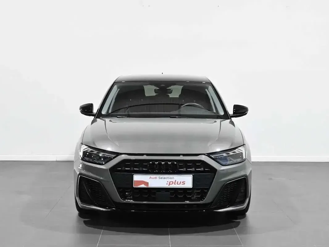 Usado Audi A1 Sportback Black Edition 150 CV (110 kW) 2024 Gris Utilitario