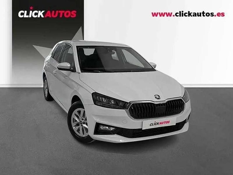 Usado Skoda Fabia Selection 95 CV (69 kW) 2025 Blanco Utilitario