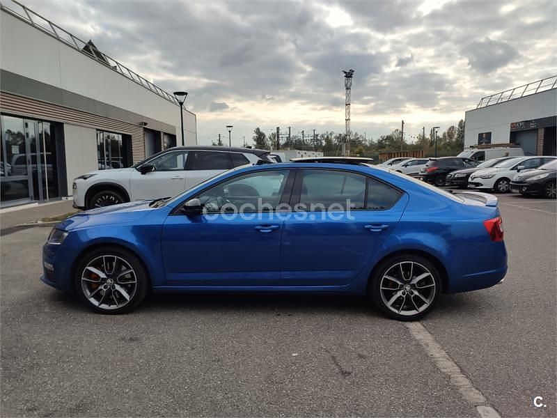 Usado Skoda Octavia RS 220 CV (161 kW) 2016 Azul Berlina