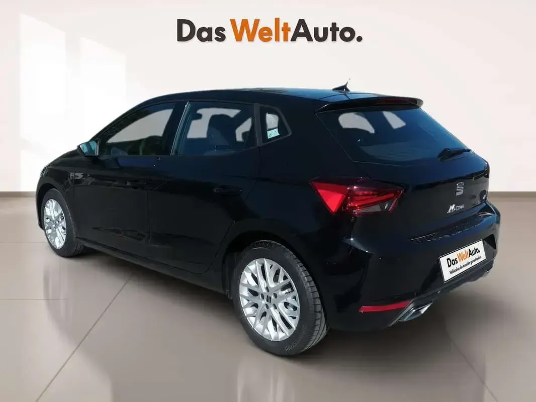 Usado Seat Ibiza FR 116 CV (85 kW) 2024 Negro Utilitario