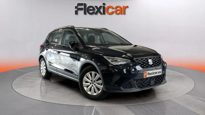 Usado Seat Arona Reference 116 HP (85 kW) 2022 Preto SUV