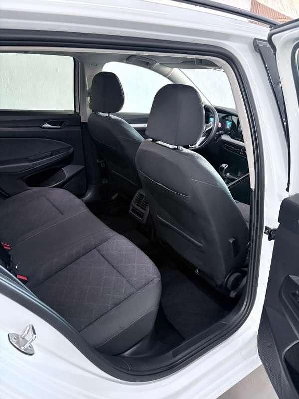 Usado VW Golf VIII Life 116 CV (85 kW) 2023 Blanco Familiar