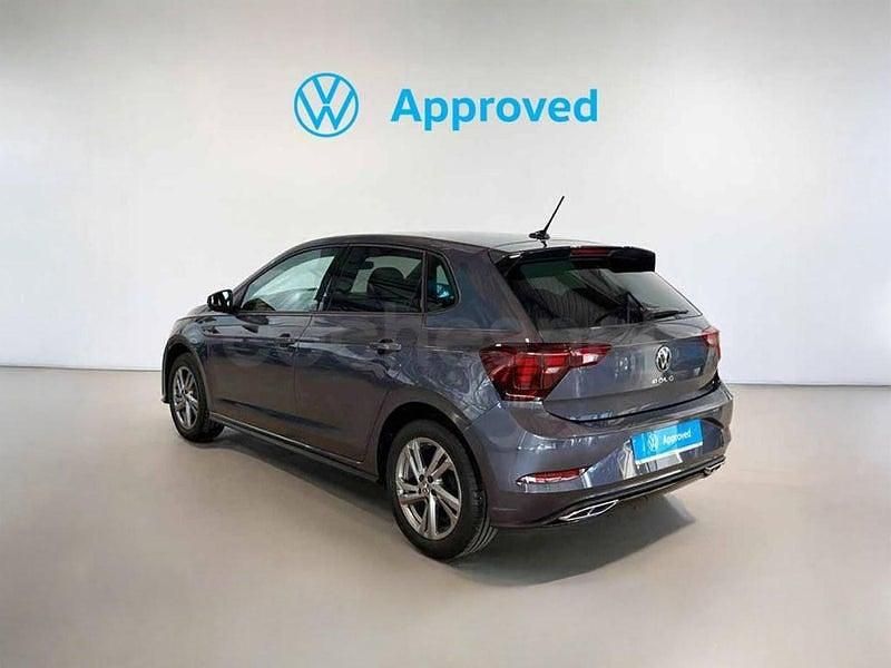 Usado VW Polo R-line 95 CV (69 kW) 2024 Gris / plata Berlina