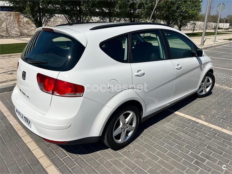 Usado Seat Altea XL Reference 105 CV (77 kW) 2013 Blanco Monovolumen