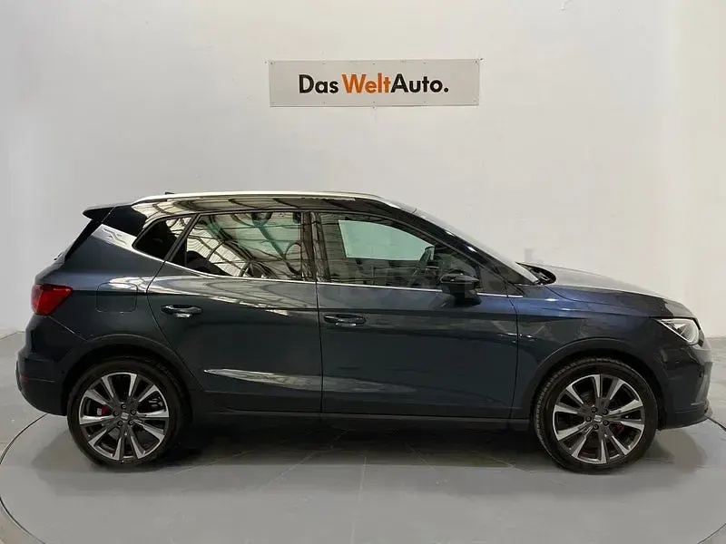 Usado Seat Arona FR 115 CV (84 kW) 2025 Gris / plata SUV