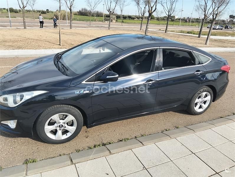 Usado Hyundai i40 136 CV (100 kW) 2013 Azul Berlina