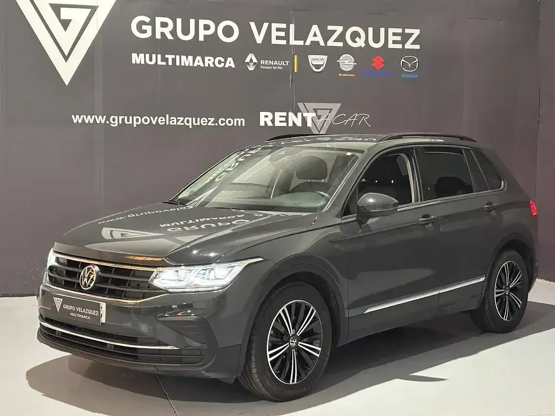 Begagnad VW Tiguan Life 150 HK (110 kW) 2021 Grå SUV