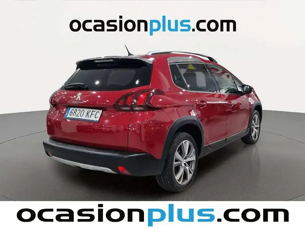 Usado Peugeot 2008 Allure 120 CV (88 kW) 2017 Rojo SUV