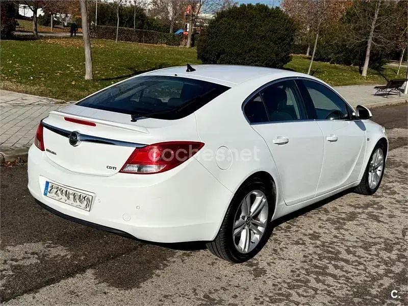Usado Opel Insignia Sportive 163 CV (119 kW) 2013 Blanco Berlina