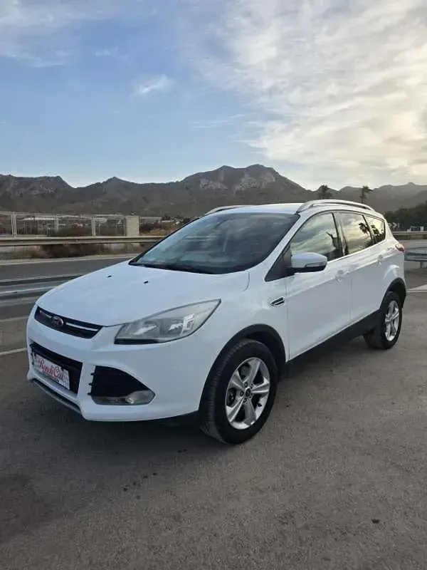 Usado Ford Kuga Titanium S 150 CV (110 kW) 2015 Blanco SUV