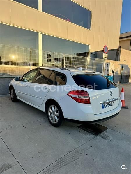 Usado Renault Laguna III Expression 110 CV (80 kW) 2009 Blanco Familiar
