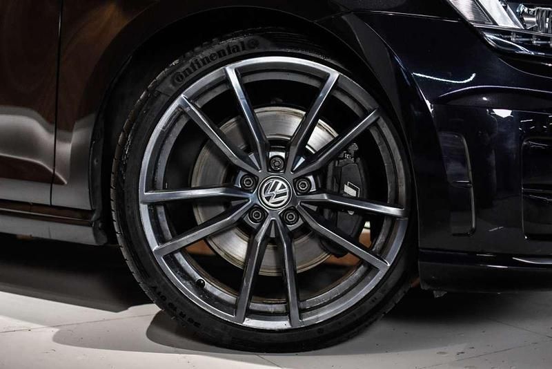 Usado VW Golf VII R 300 CV (220 kW) 2015 Negro Utilitario