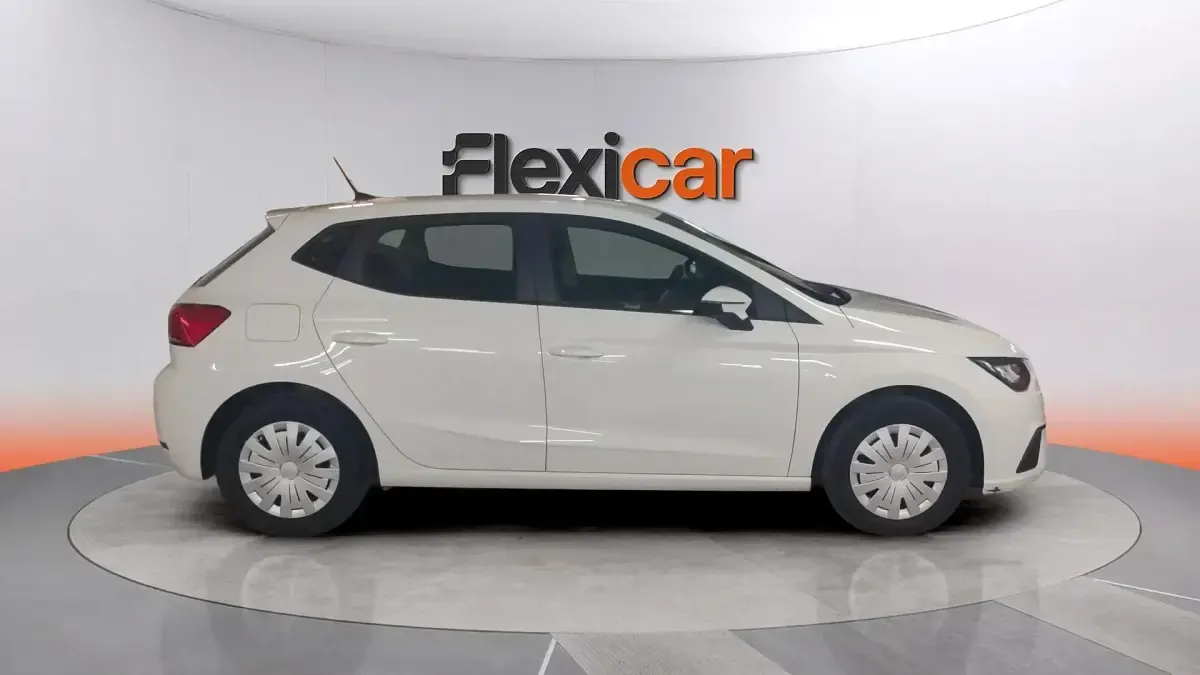 Usado Seat Ibiza Reference 80 CV (58 kW) 2023 Blanco Utilitario