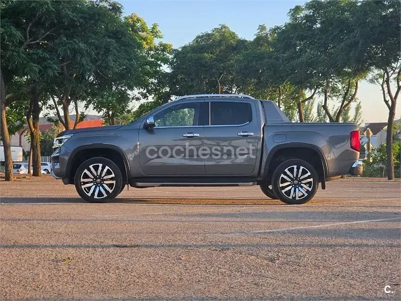 Usado VW Amarok Aventura 240 CV (176 kW) 2023 Gris / plata Pickup/Camioneta