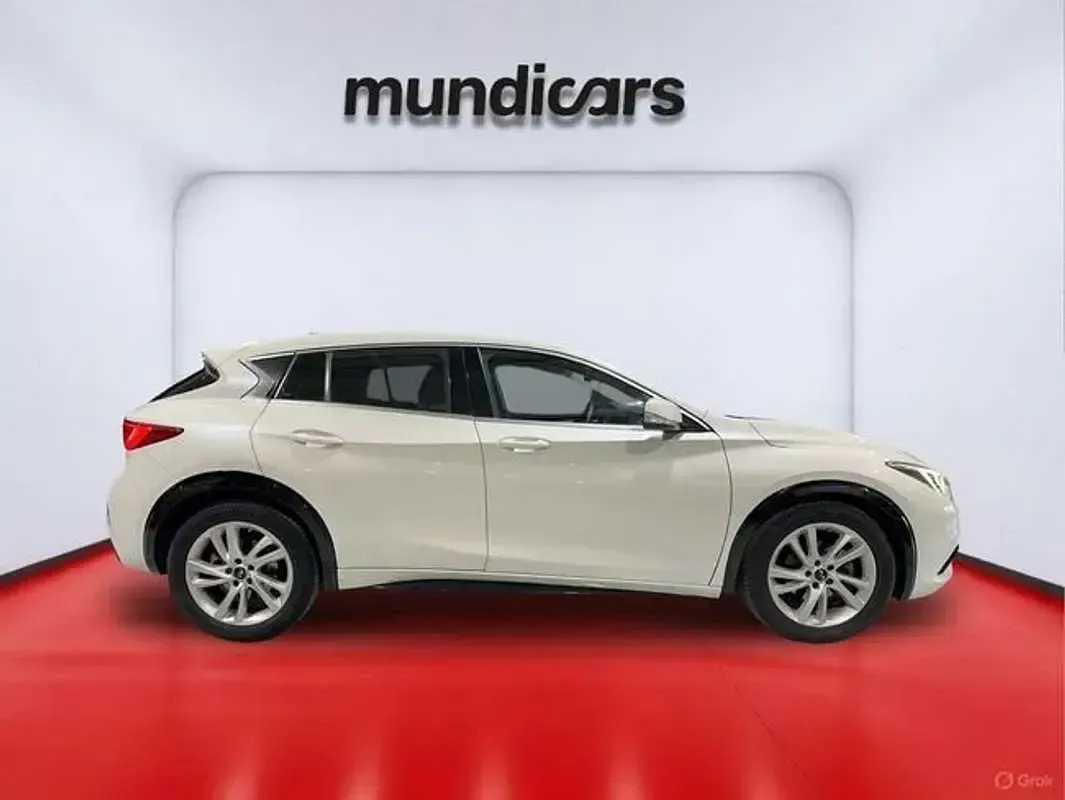 Usado Infiniti Q30 Premium 156 CV (114 kW) 2016 Blanco Berlina