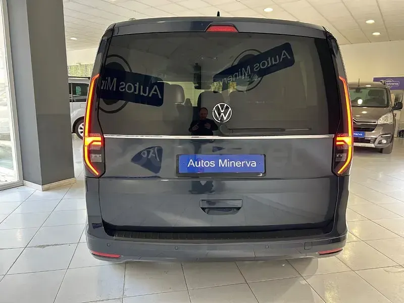 Usado VW Caddy 122 CV (89 kW) 2021 Azul Monovolumen