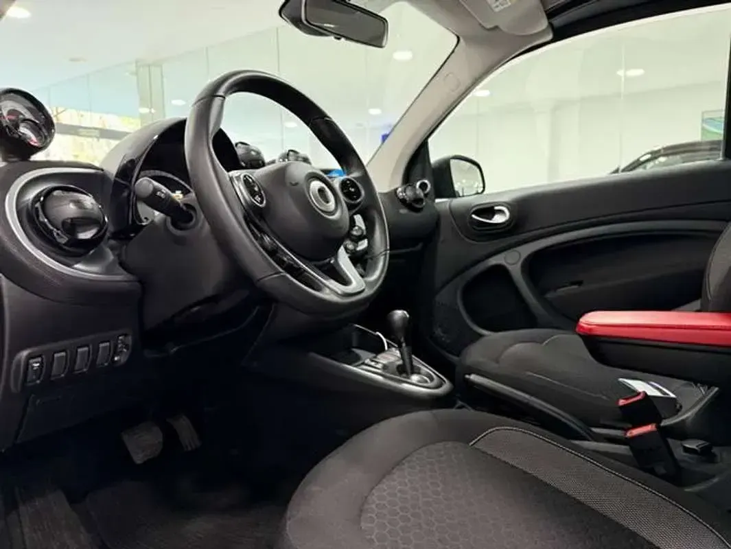 Usado Smart ForTwo Electric Drive 60 kW (82 CV) 2021 Negro Descapotable