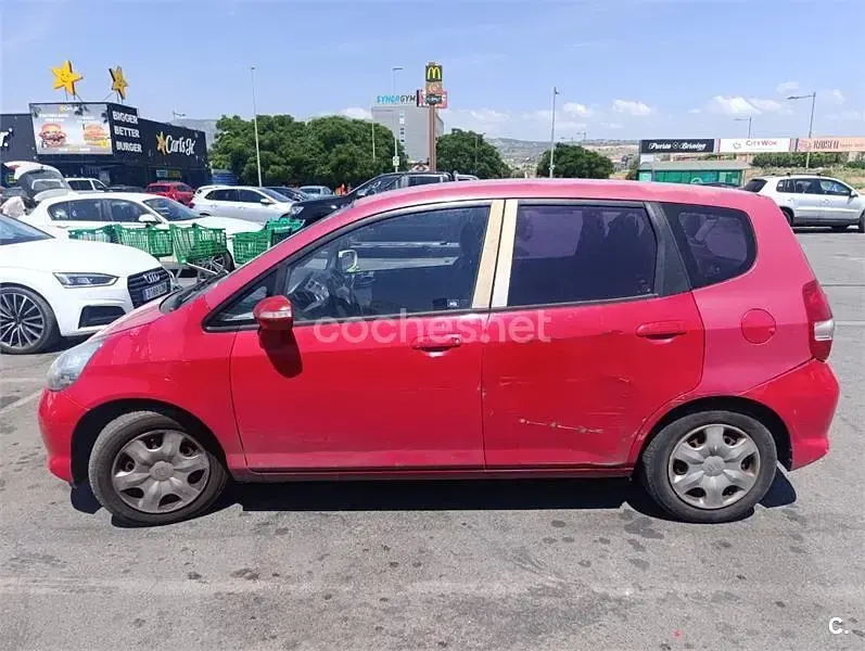 Usado Honda Jazz ES 83 CV (61 kW) 2007 Rojo Utilitario