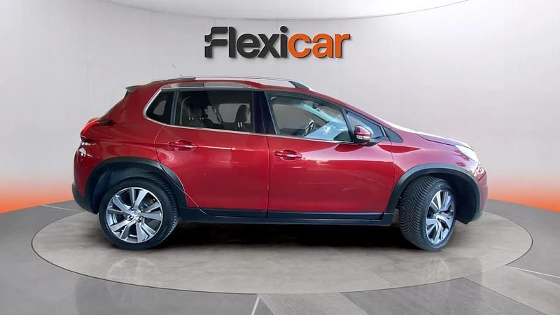 Usado Peugeot 2008 Allure+ 131 CV (96 kW) 2017 Rojo SUV