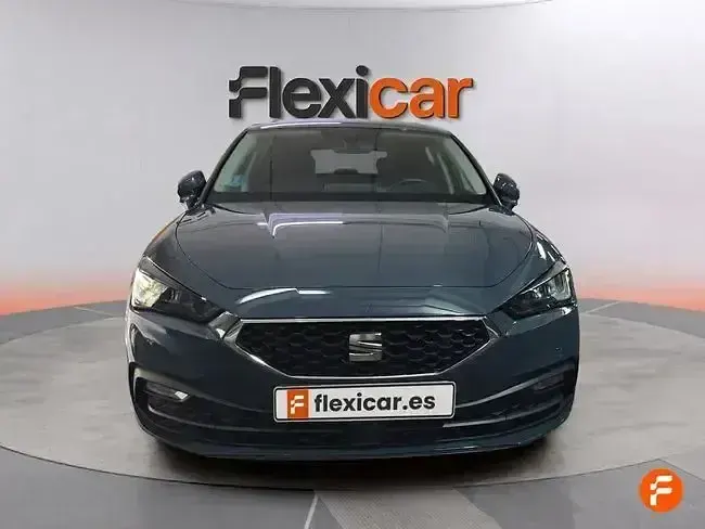 Usado Seat Leon Style 116 CV (85 kW) 2025 Gris Familiar