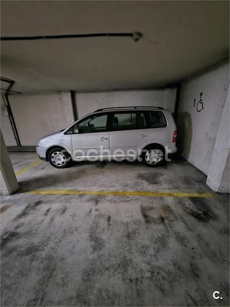Usado VW Touran Advance 100 CV (73 kW) 2004 Gris / plata Monovolumen