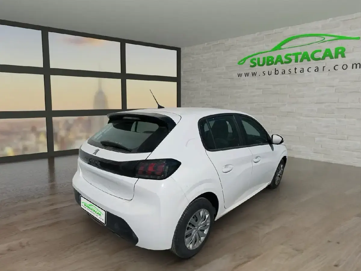 Usado Peugeot 208 Active 100 CV (73 kW) 2021 Blanco Utilitario