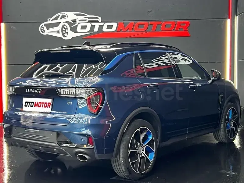 Usado Lynk & Co 01 261 CV (191 kW) 2023 Azul SUV