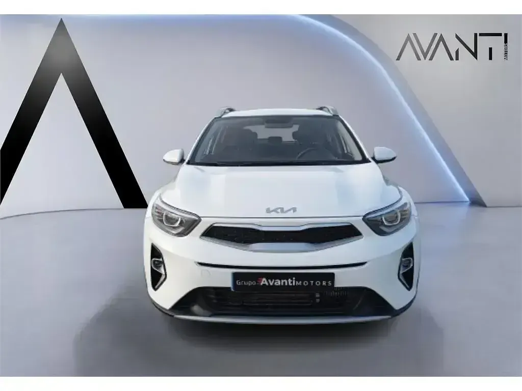 Usado Kia Stonic 100 CV (73 kW) 2024 Blanco SUV