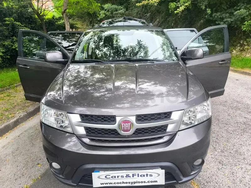 Usado Fiat Freemont Lounge 140 CV (102 kW) 2016 Gris / plata SUV