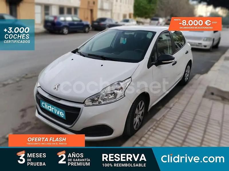 Blanco Usado 2018 Peugeot 208 Style Utilitario | 7690 € (Buen precio) - Imagen 1/3