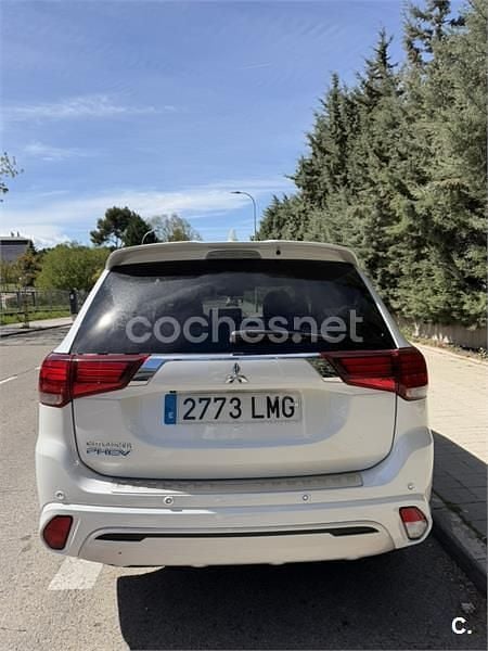 Usado Mitsubishi Outlander P-HEV 224 CV (164 kW) 2021 Blanco SUV