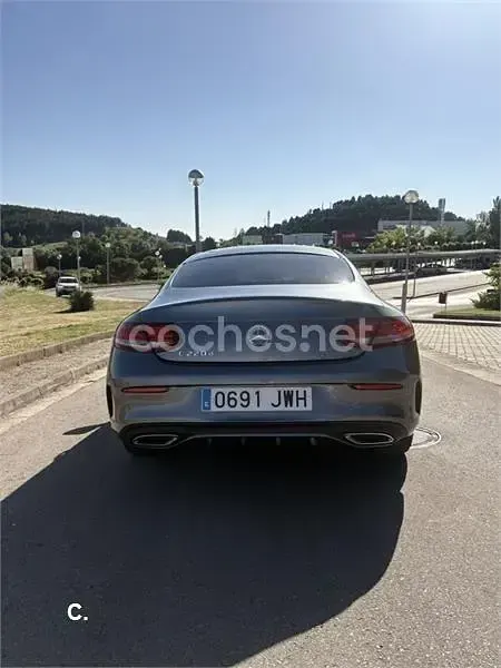Usado Mercedes C220 AMG line 170 CV (125 kW) 2017 Gris / plata Coupe