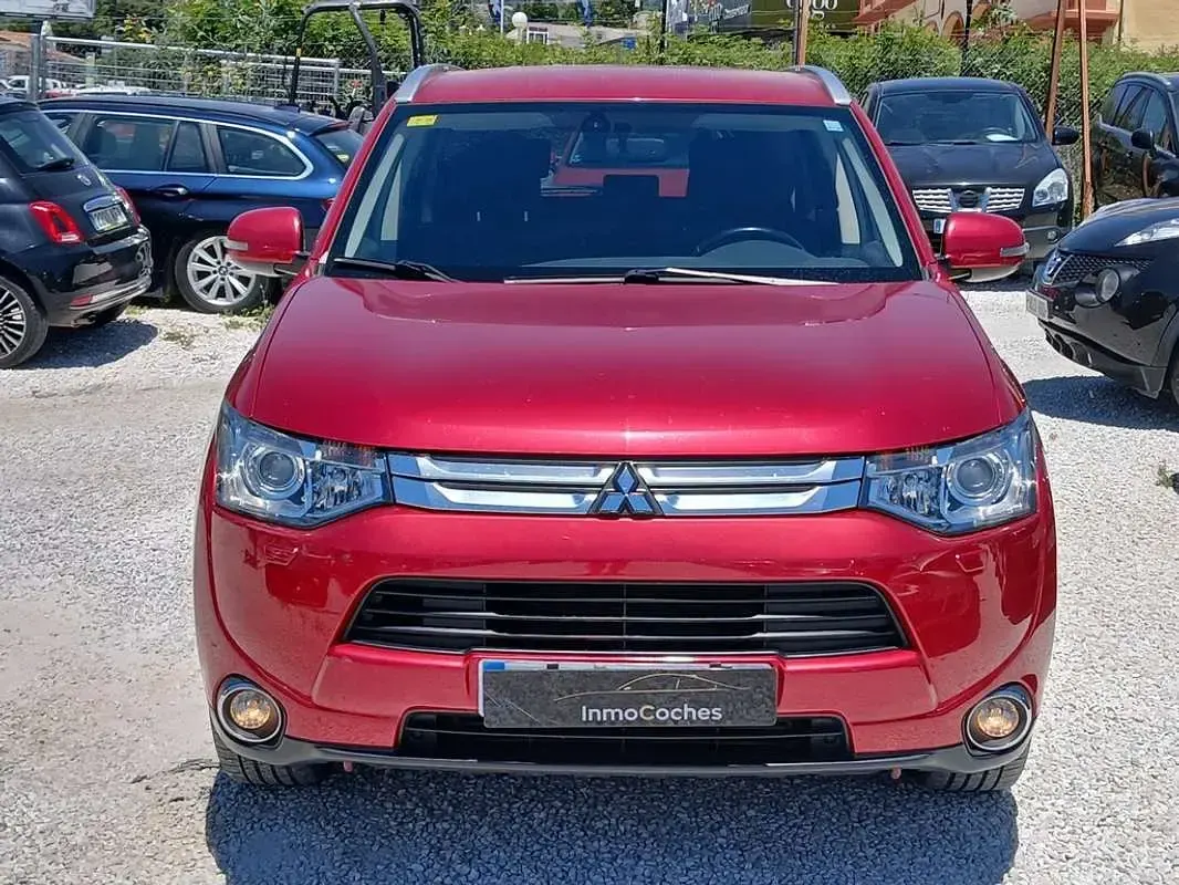 Usado Mitsubishi Outlander Motion 150 CV (110 kW) 2015 Rojo SUV