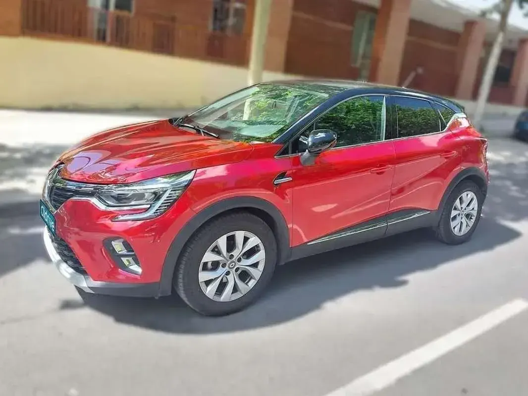 Usado Renault Captur Zen 140 CV (102 kW) 2021 Rojo SUV