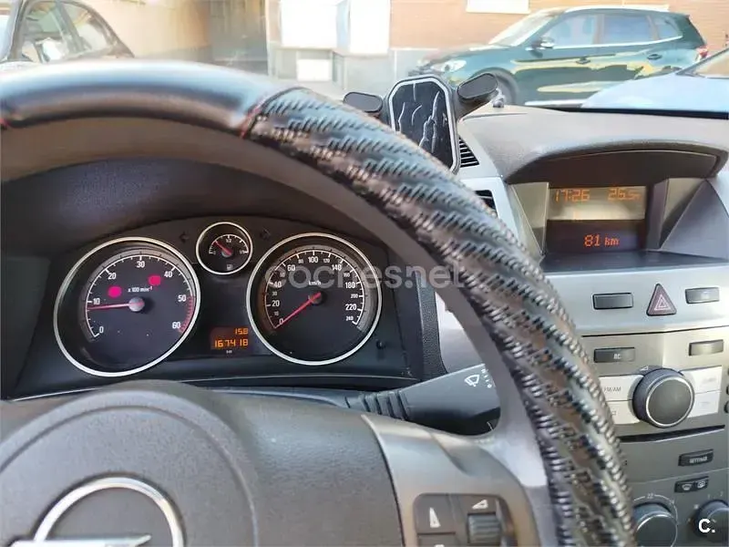 Usado Opel Zafira Enjoy 120 HP (88 kW) 2007 Cinzento Monovolume
