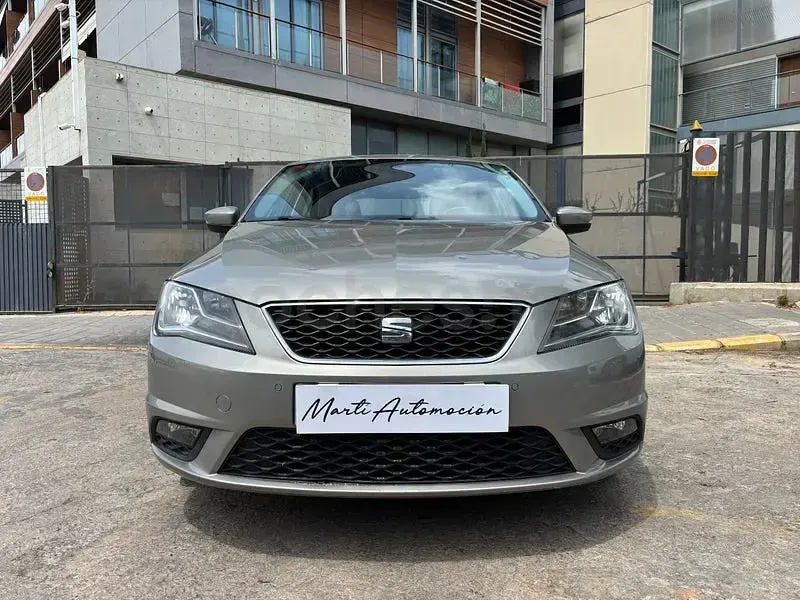 Usado Seat Toledo Style 110 CV (80 kW) 2017 Gris / plata Utilitario