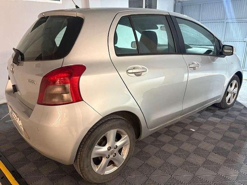 Occasion Toyota Yaris 90 PK (66 kW) 2007 Grijs Hatchback