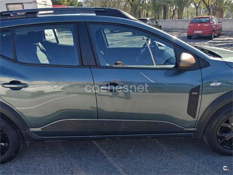 Usado Dacia Sandero Extreme 101 CV (74 kW) 2023 Verde Berlina