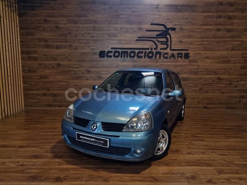 Azul Usado 2005 Renault Clio II Berlina | 1990 € (Precio justo) - Imagen 1/4