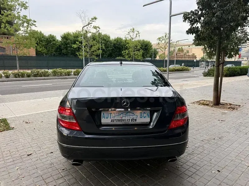Usado Mercedes C230 Avantgarde 204 CV (150 kW) 2008 Gris / plata Berlina