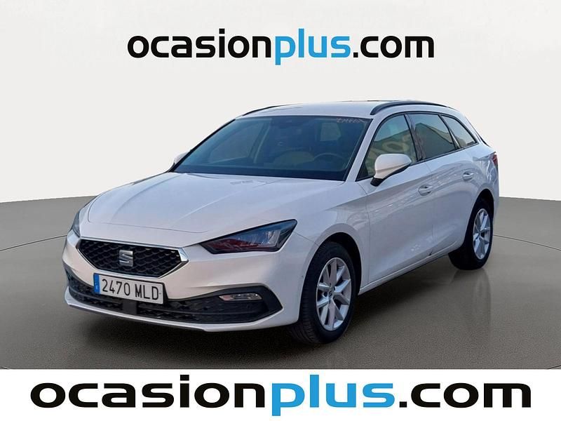 Usado Seat Leon Style 130 CV (95 kW) 2023 Blanco Monovolumen