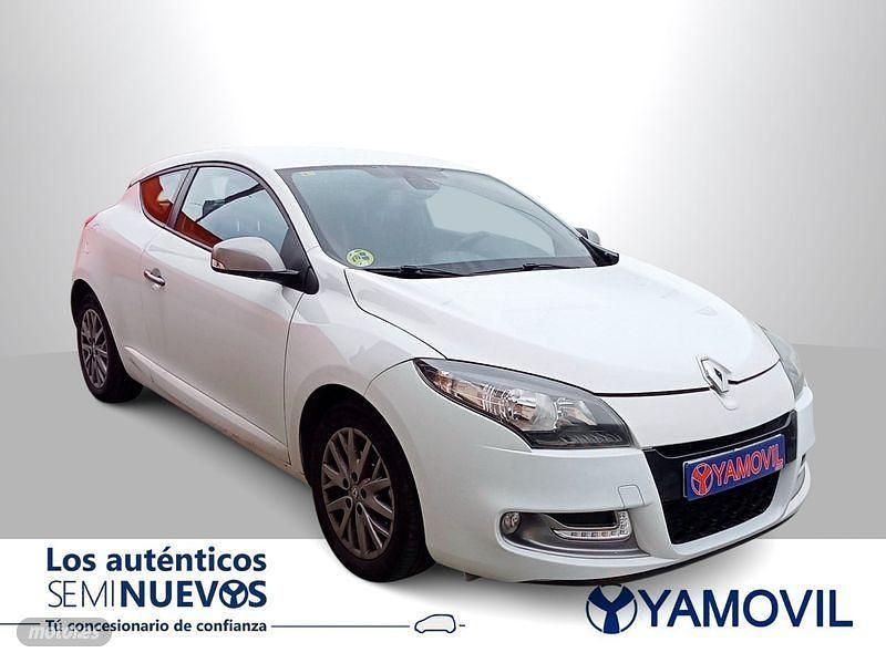 Usado Renault Mégane Dynamique 110 CV (80 kW) 2014 Blanco Berlina