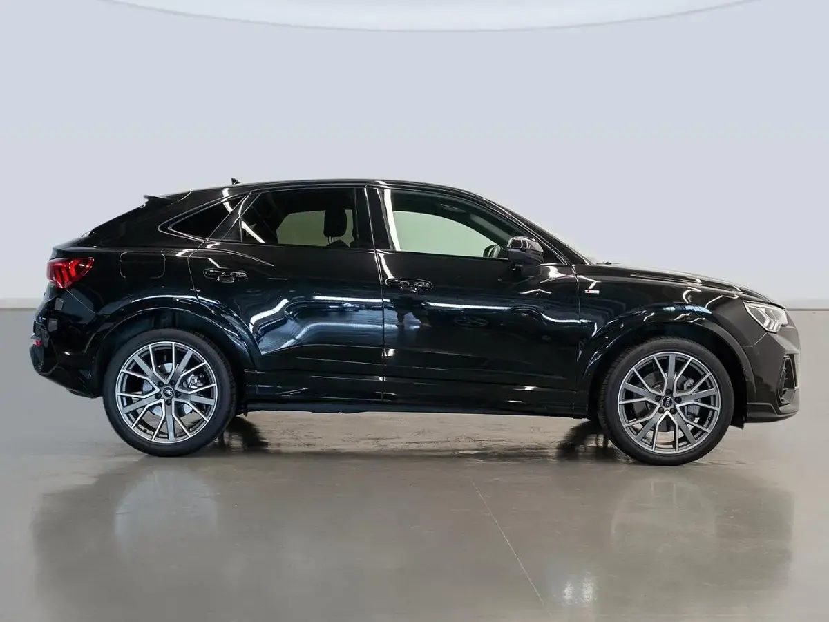 Usado Audi Q3 Sportback 200 CV (147 kW) 2022 Negro SUV
