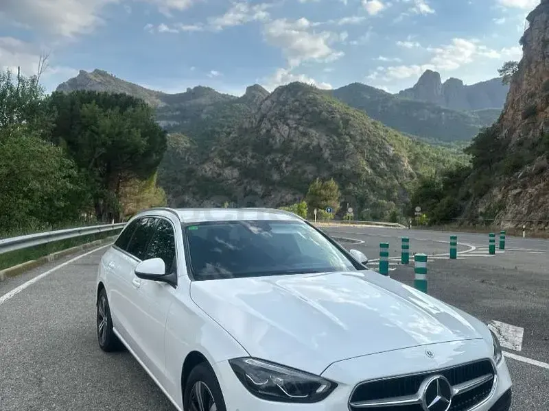 Usado Mercedes C300e 313 CV (230 kW) 2023 Blanco Familiar