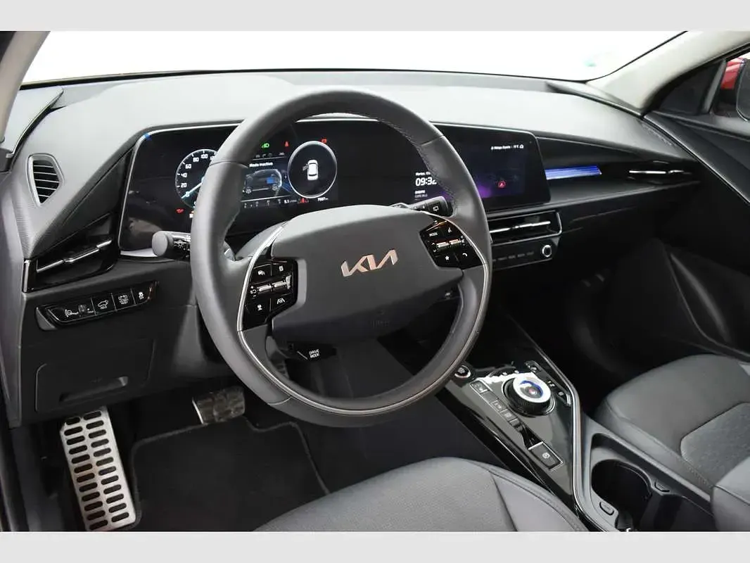 Usado Kia Niro 141 CV (103 kW) 2024 Negro SUV