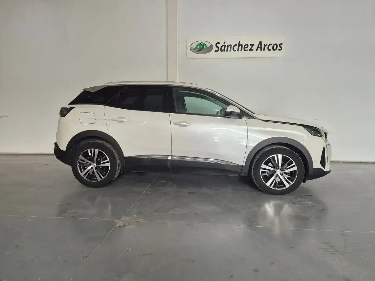 Usado Peugeot 3008 Allure 130 CV (95 kW) 2021 Blanco SUV
