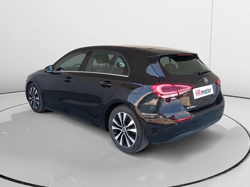 Usado Mercedes A180 116 CV (85 kW) 2021 Blanco Berlina