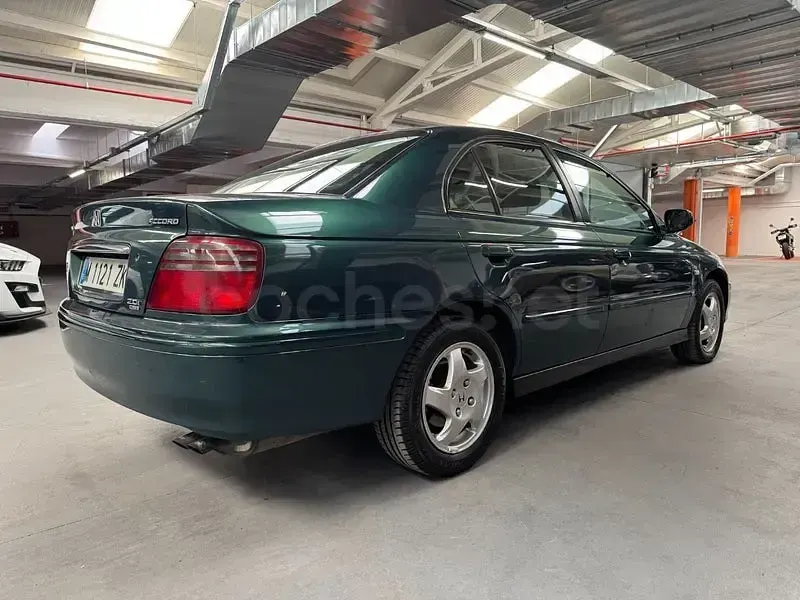 Usado Honda Accord ES 147 CV (108 kW) 2000 Verde Berlina