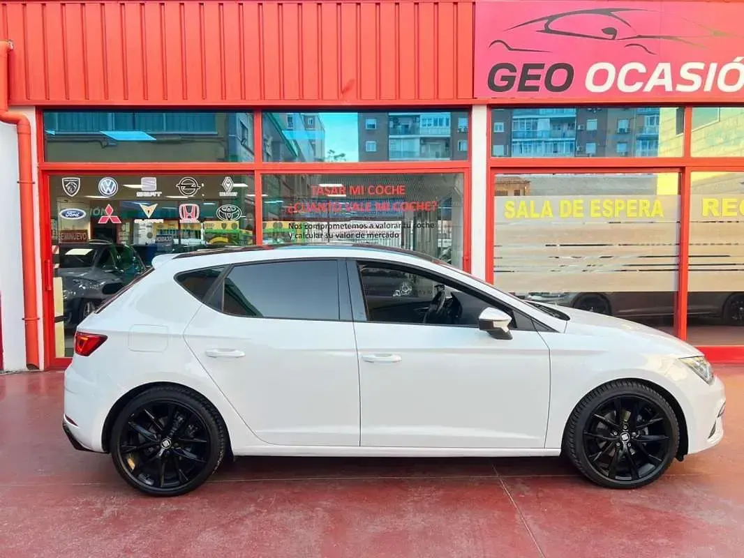 Usado Seat Leon FR 150 CV (110 kW) 2017 Blanco Utilitario