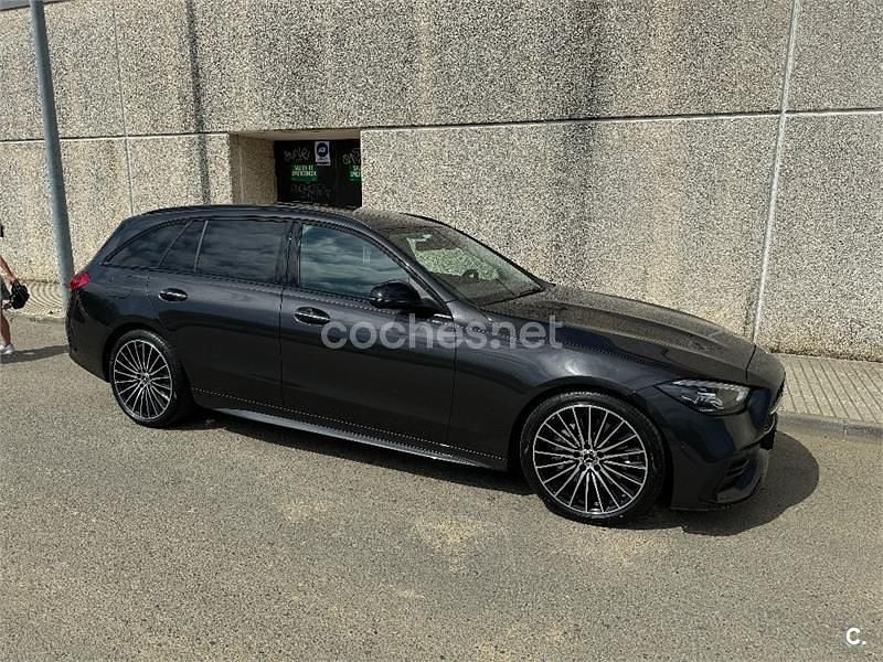 Usado Mercedes C220 200 CV (147 kW) 2024 Negro Familiar
